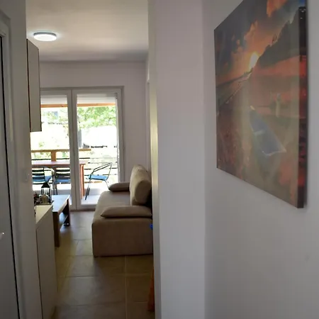 Arcadia - Walking Distance To Beach Apartment
