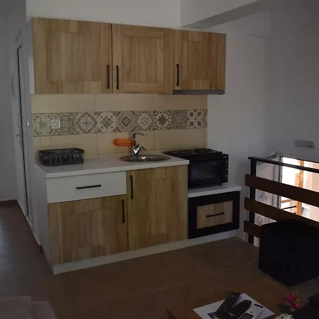 Arcadia - Walking Distance To Beach Apartment